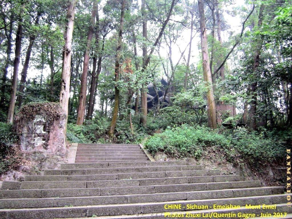 Emeishan 005.JPG